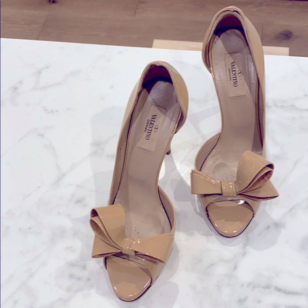 Valentino Garavani Heels near mint condition